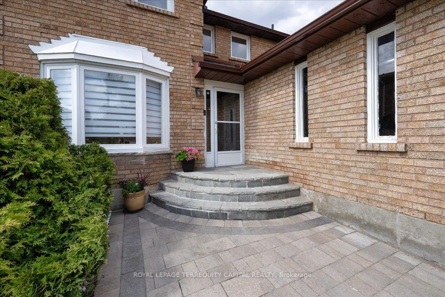 8 Marchwood Crescent