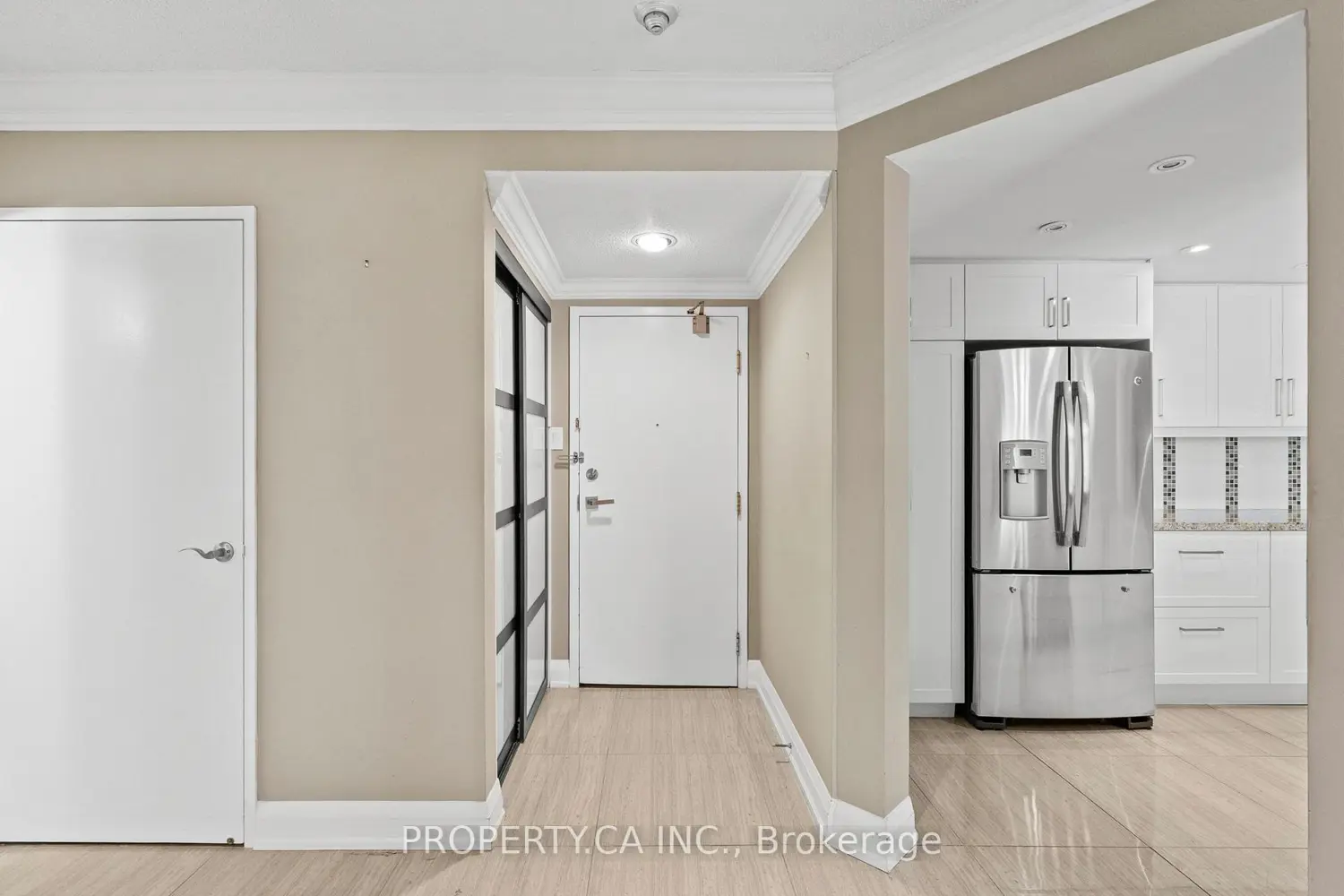 7601 Bathurst Street 101 photo 3