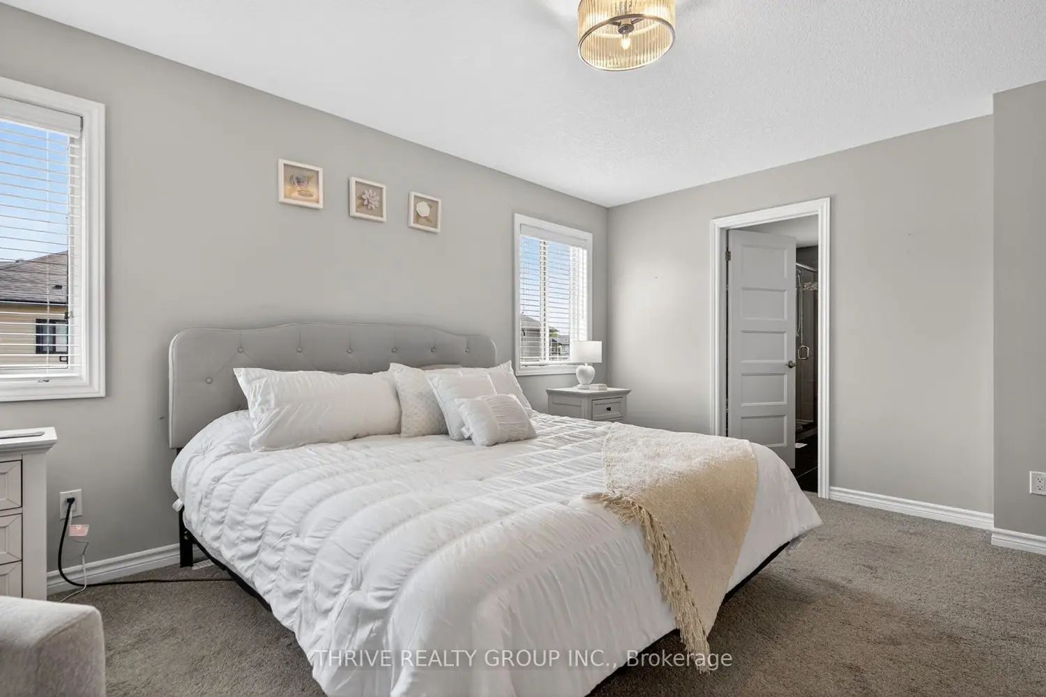 1296 Dyer Crescent photo 5