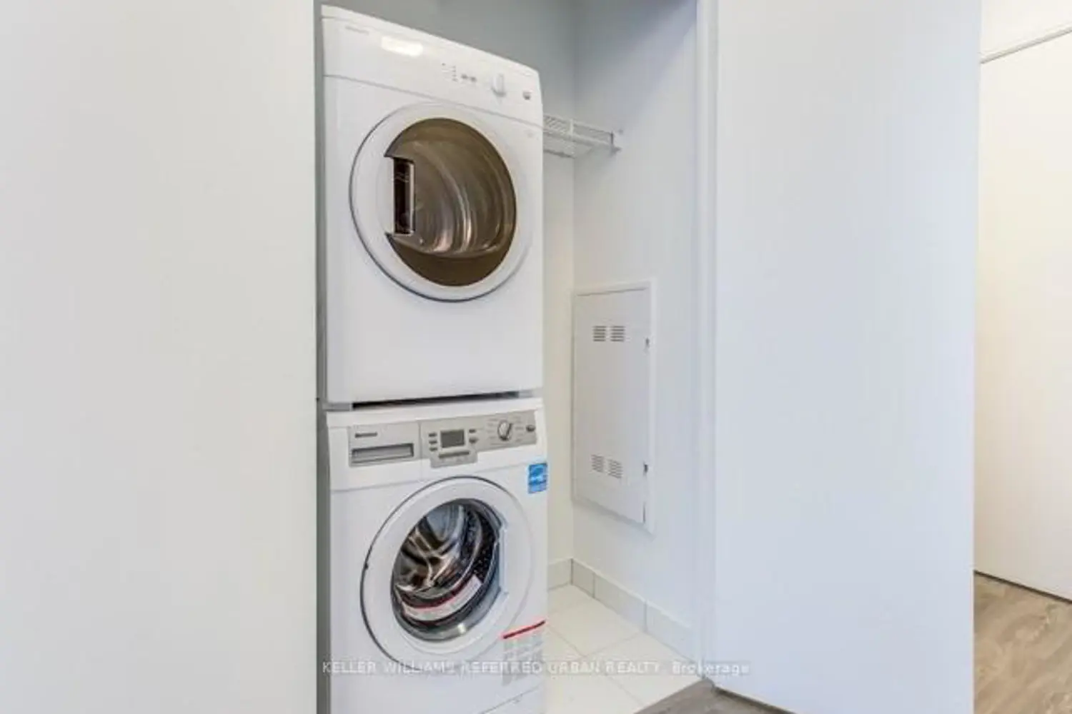 Additional image 10 of 181 Dundas Street 3601