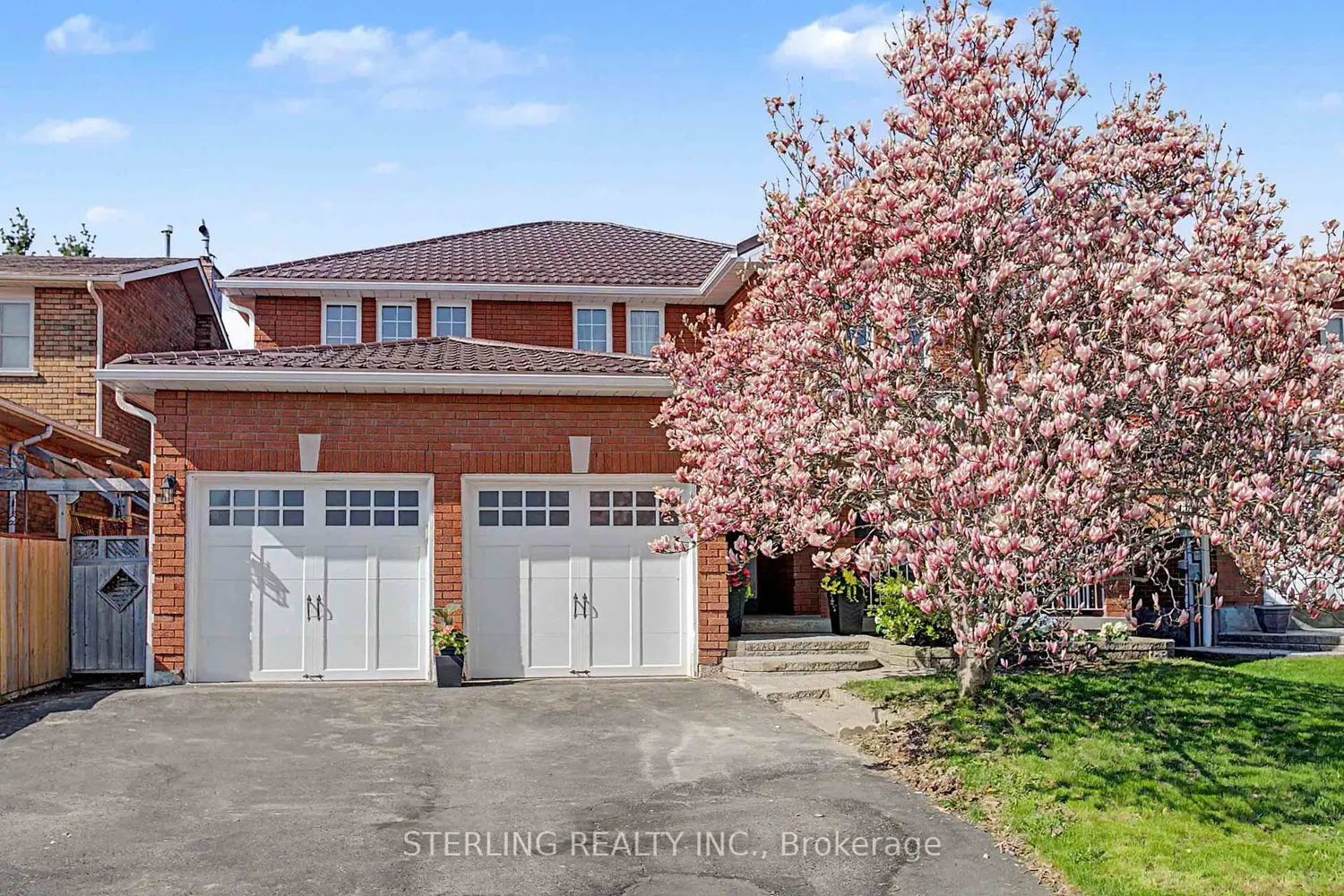 72 Sunforest Drive photo 2