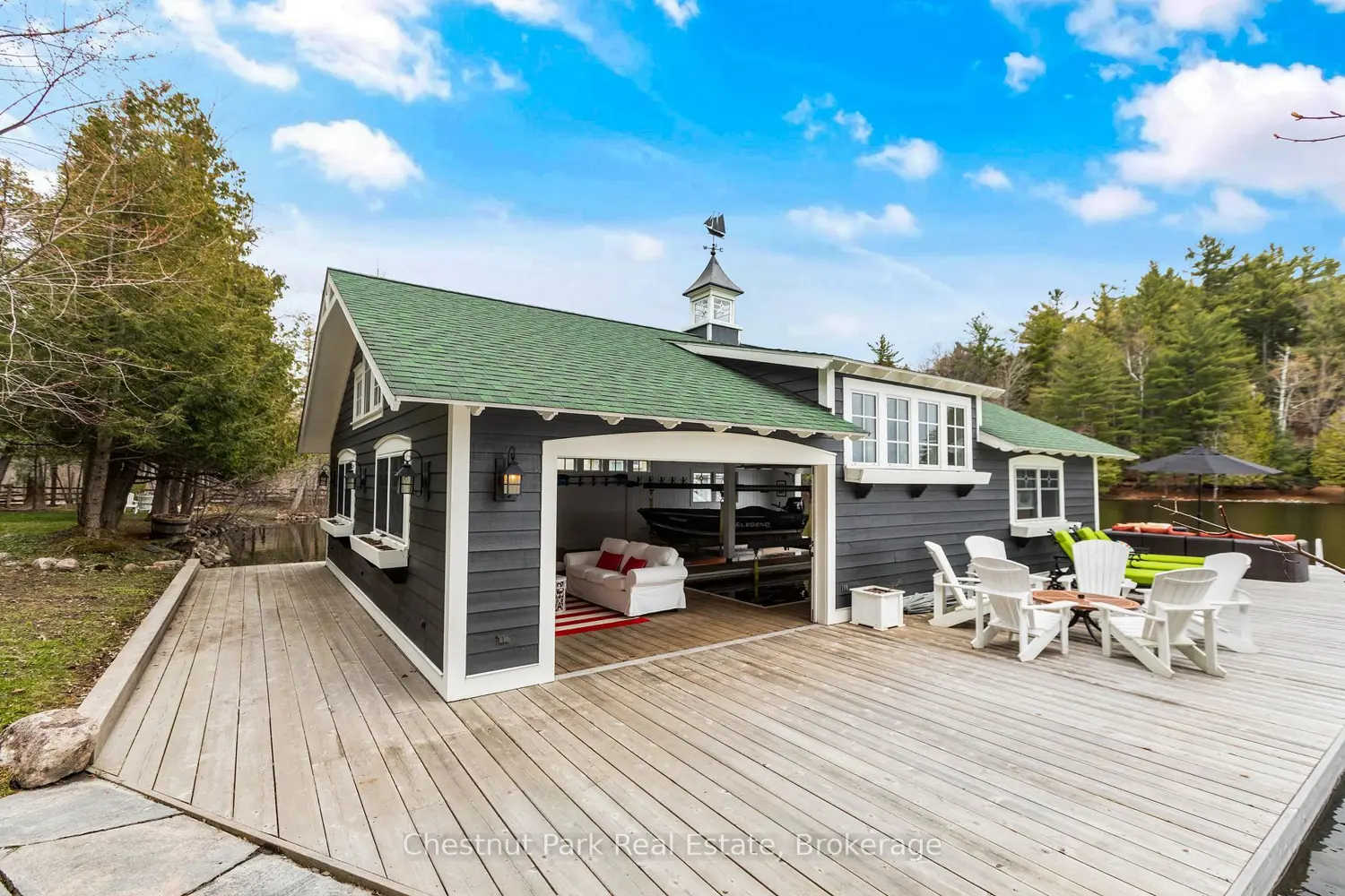 1062 Mcleod Road photo 2