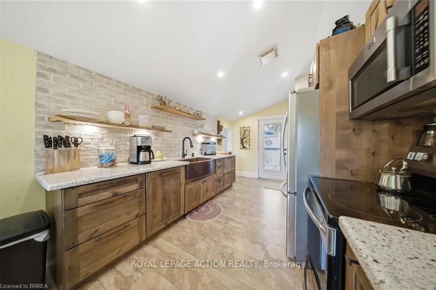 9 Keeton Lane photo 5