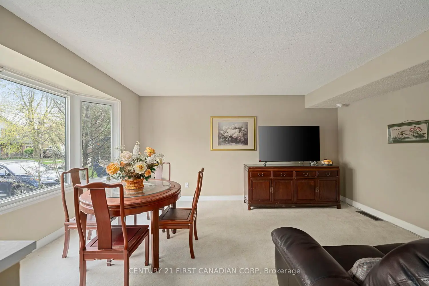 19 Clara Crescent photo 4
