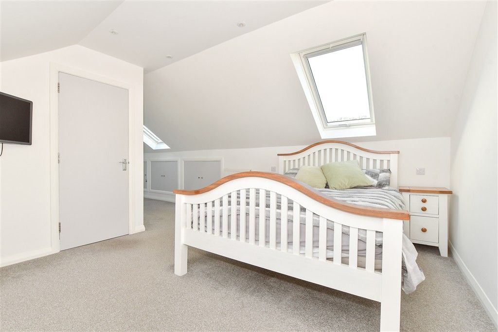 Additional image 7 of 4 bed chalet for saleVictoria Road, Freshwater, Isle Of Wight PO40