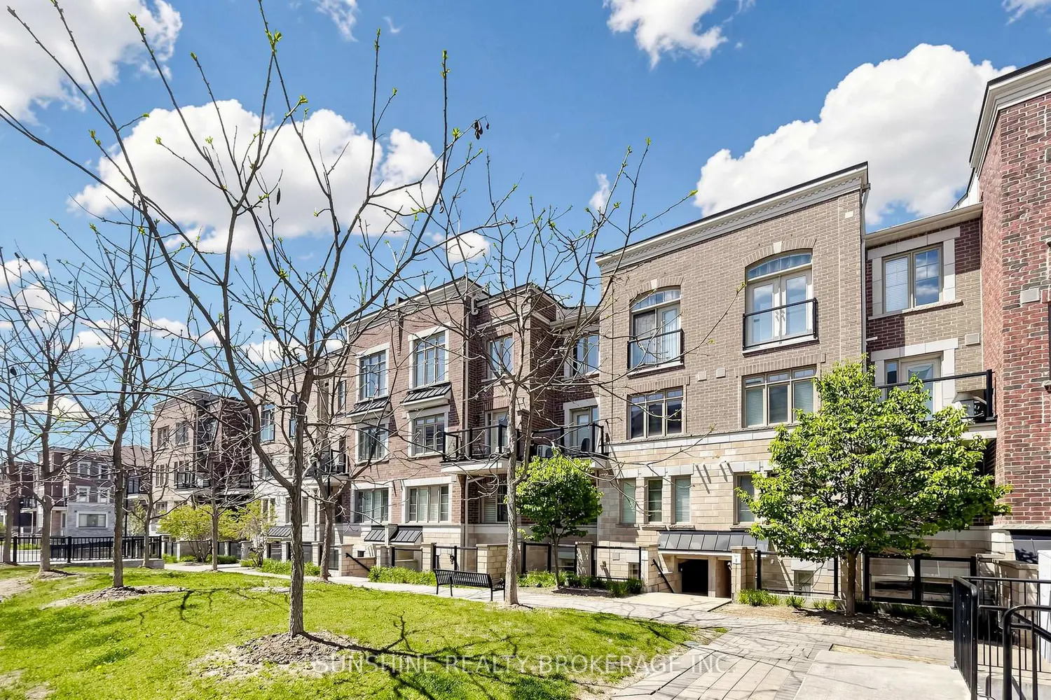 2335 Sheppard Avenue 7