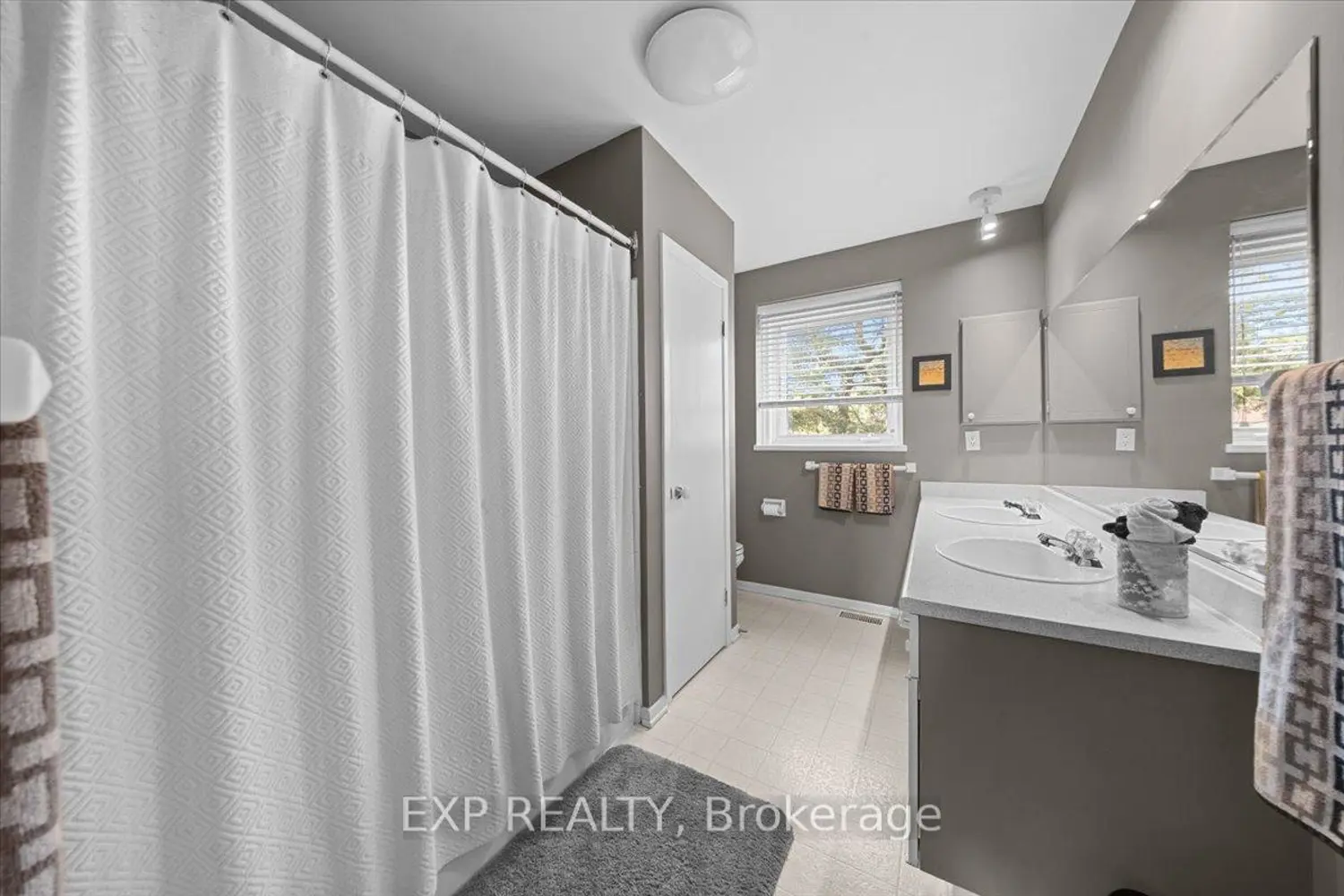 Additional image 6 of 899 Dresden Crescent