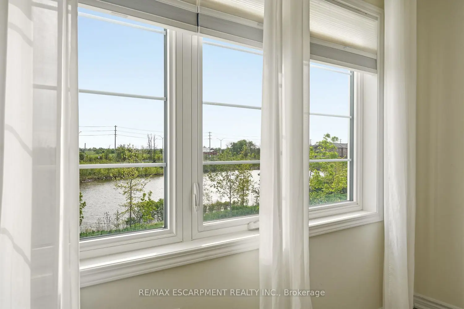 1364 Sycamore Garden photo 5