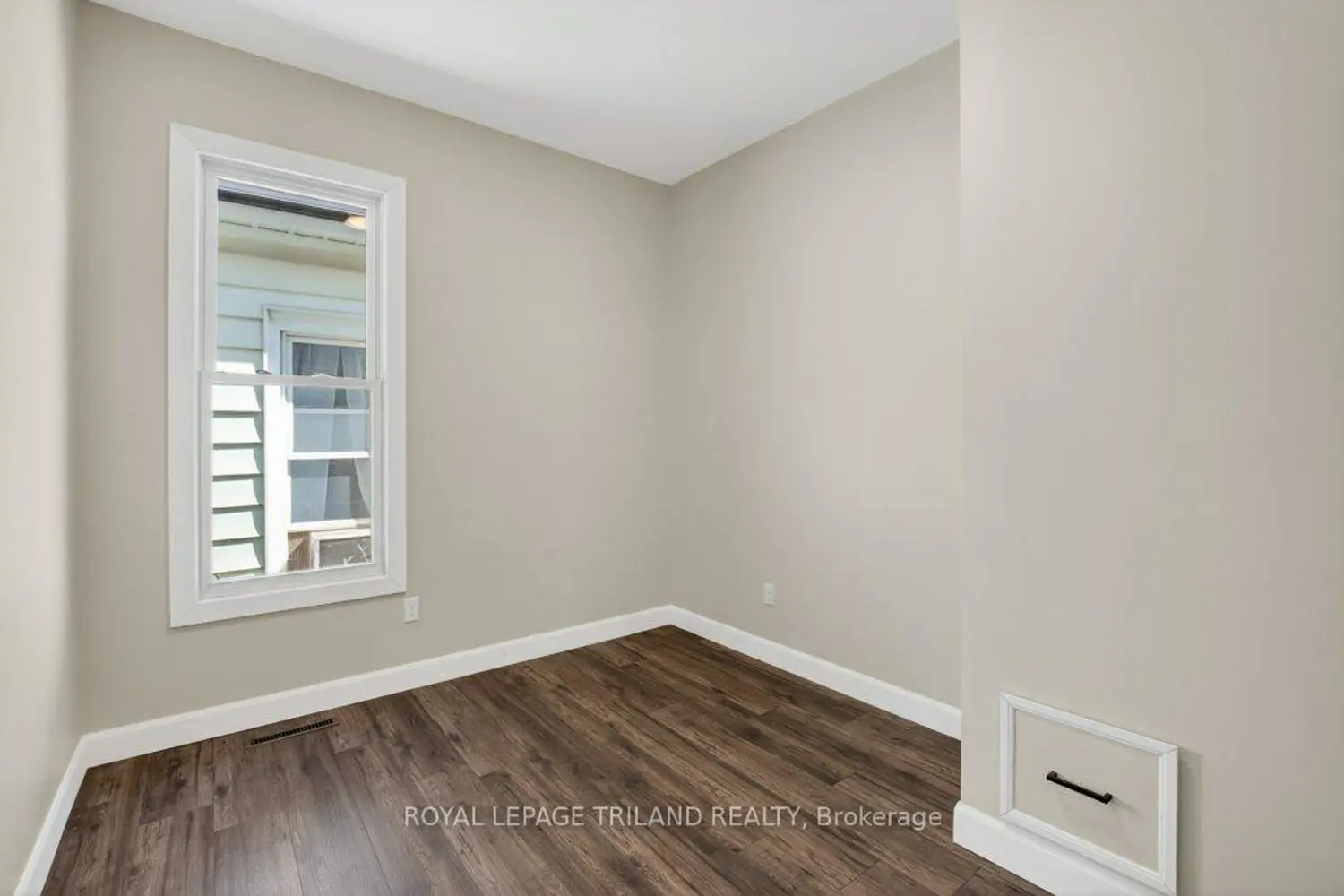 73.5 Hughes Street photo 3