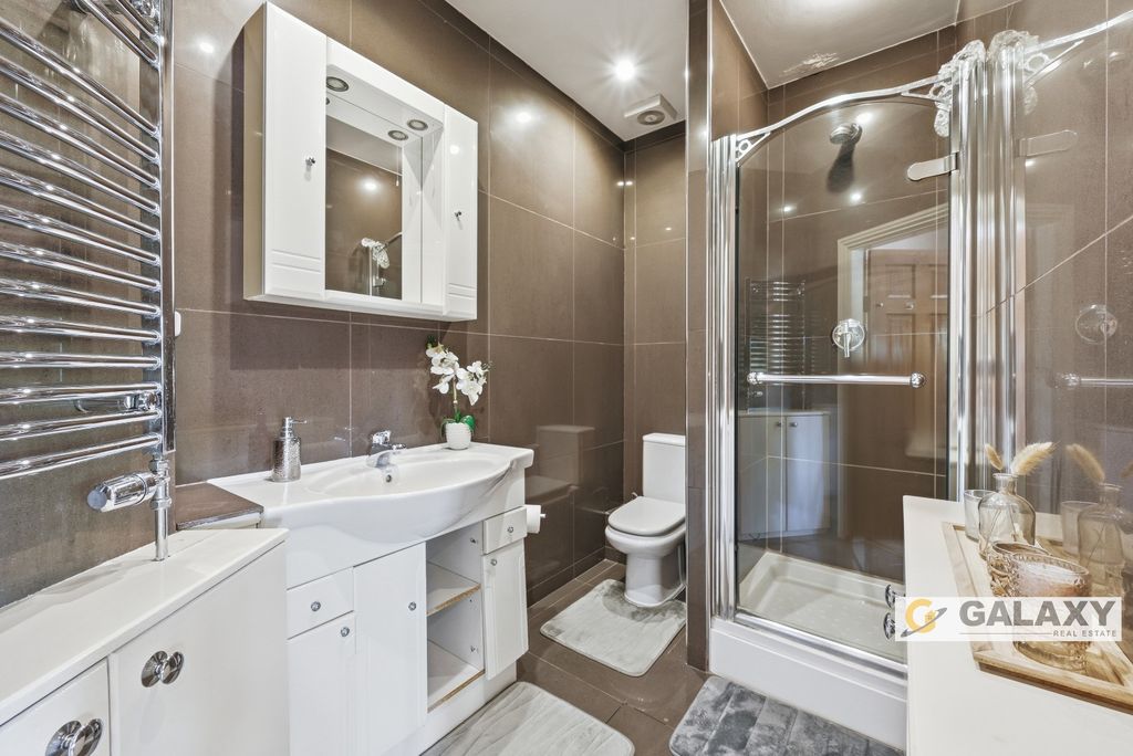 Additional image 19 of 7 bed detached house for saleCamp Road, Gerrards Cross SL9