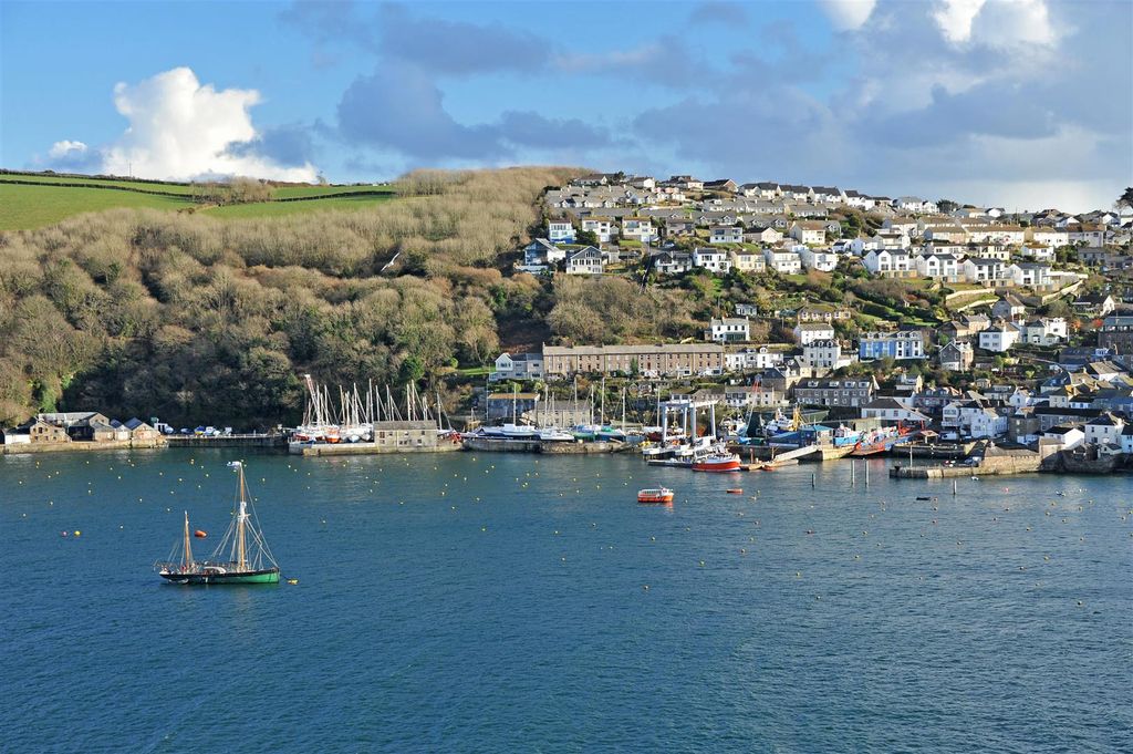 Additional image 2 of 4 bed town house for saleSt. Fimbarrus Road, Fowey PL23