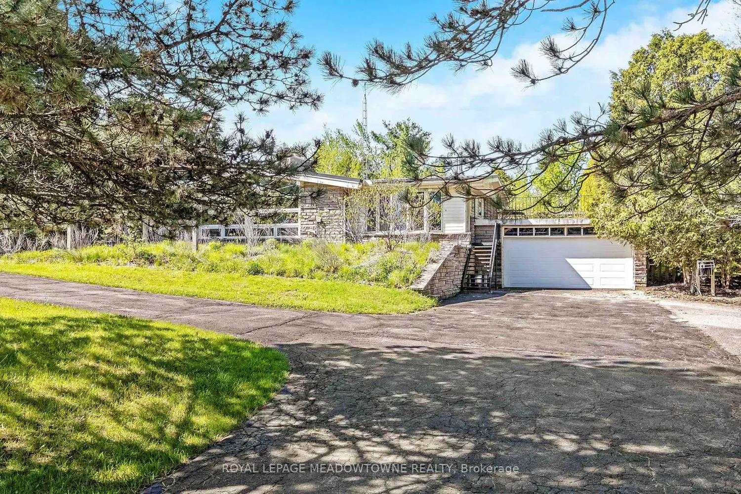 8988 Halton Erin Townline photo 3
