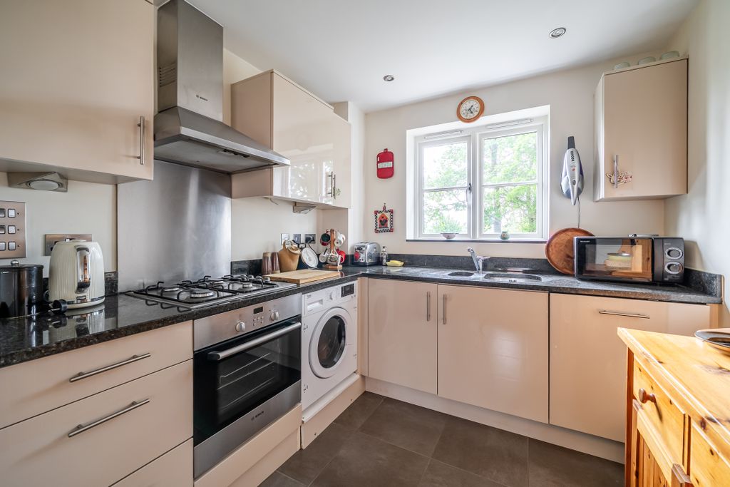 Additional image 4 of 4 bed maisonette for saleCrownwood Gate, Farnham GU9