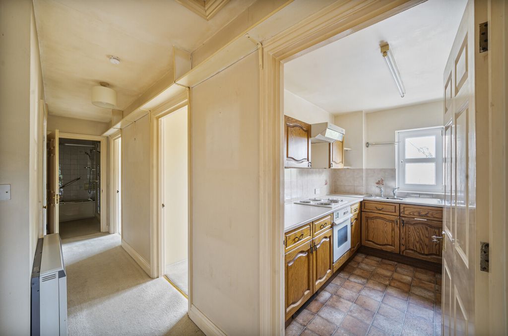 Additional image 12 of 2 bed flat for saleChurch Street, Faringdon, Oxfordshire SN7