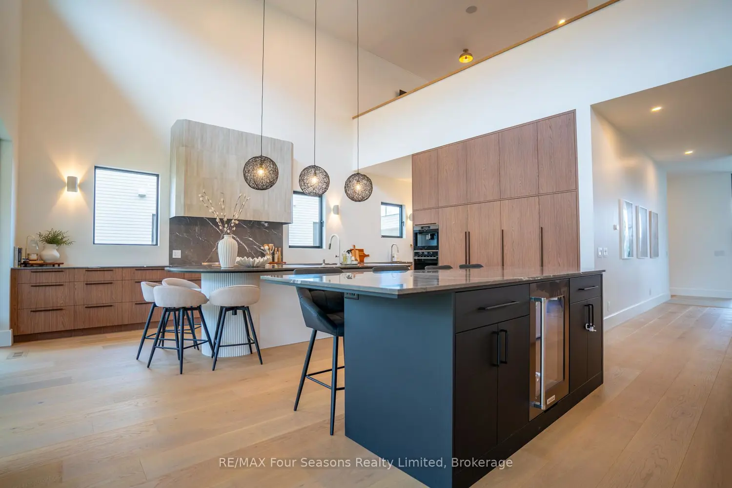 Additional image 3 of 102 Barton Boulevard