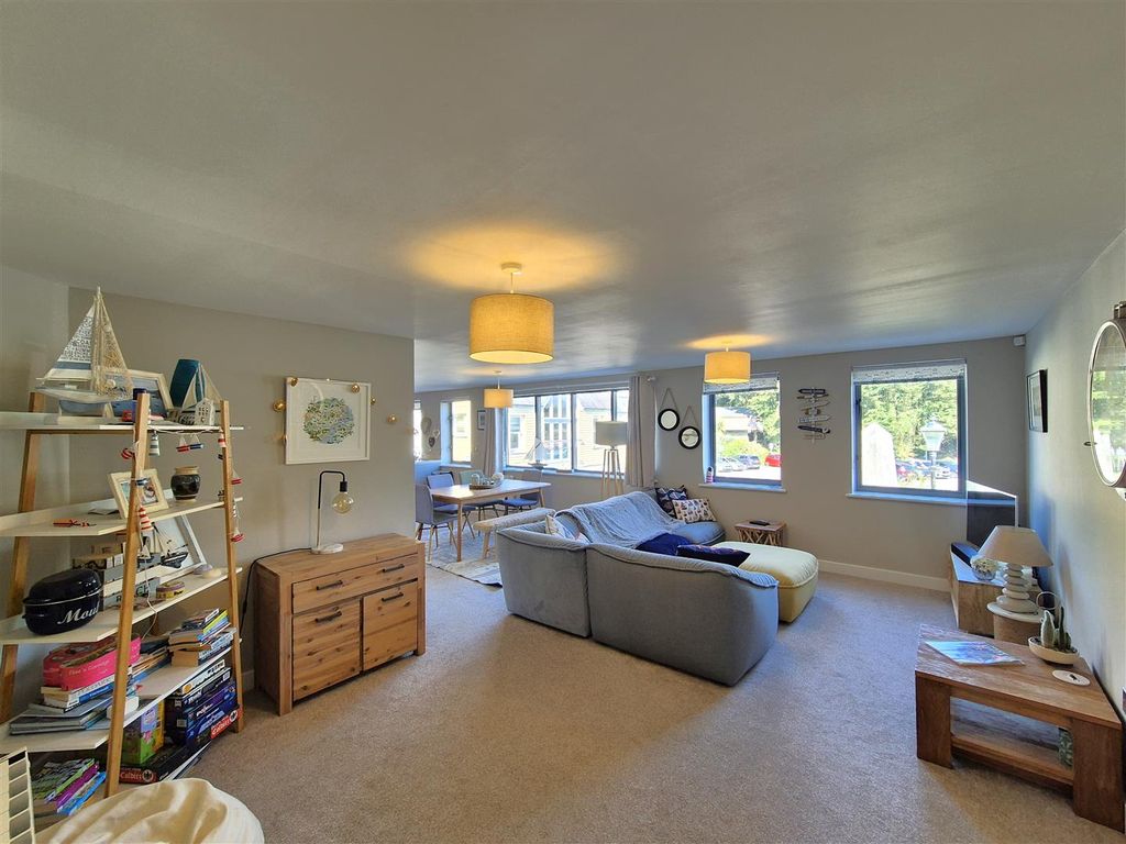 Additional image 4 of 3 bed flat for saleStation Road, Fowey PL23