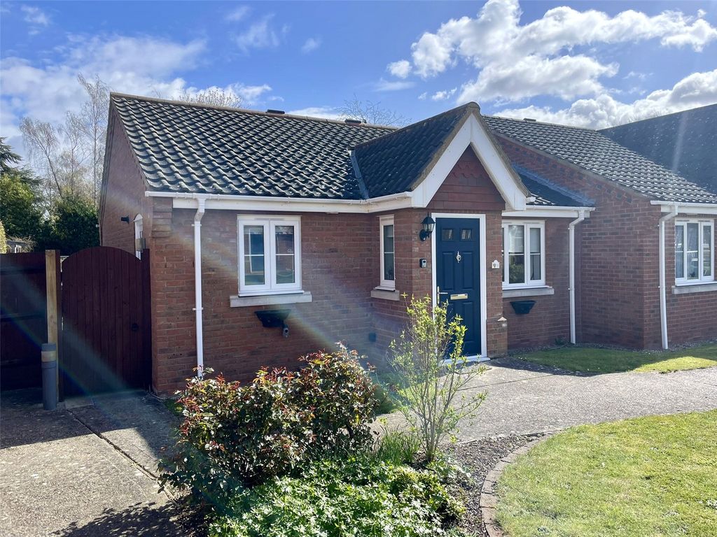 2 bed bungalow for saleDaniel Gardens, Eye IP23