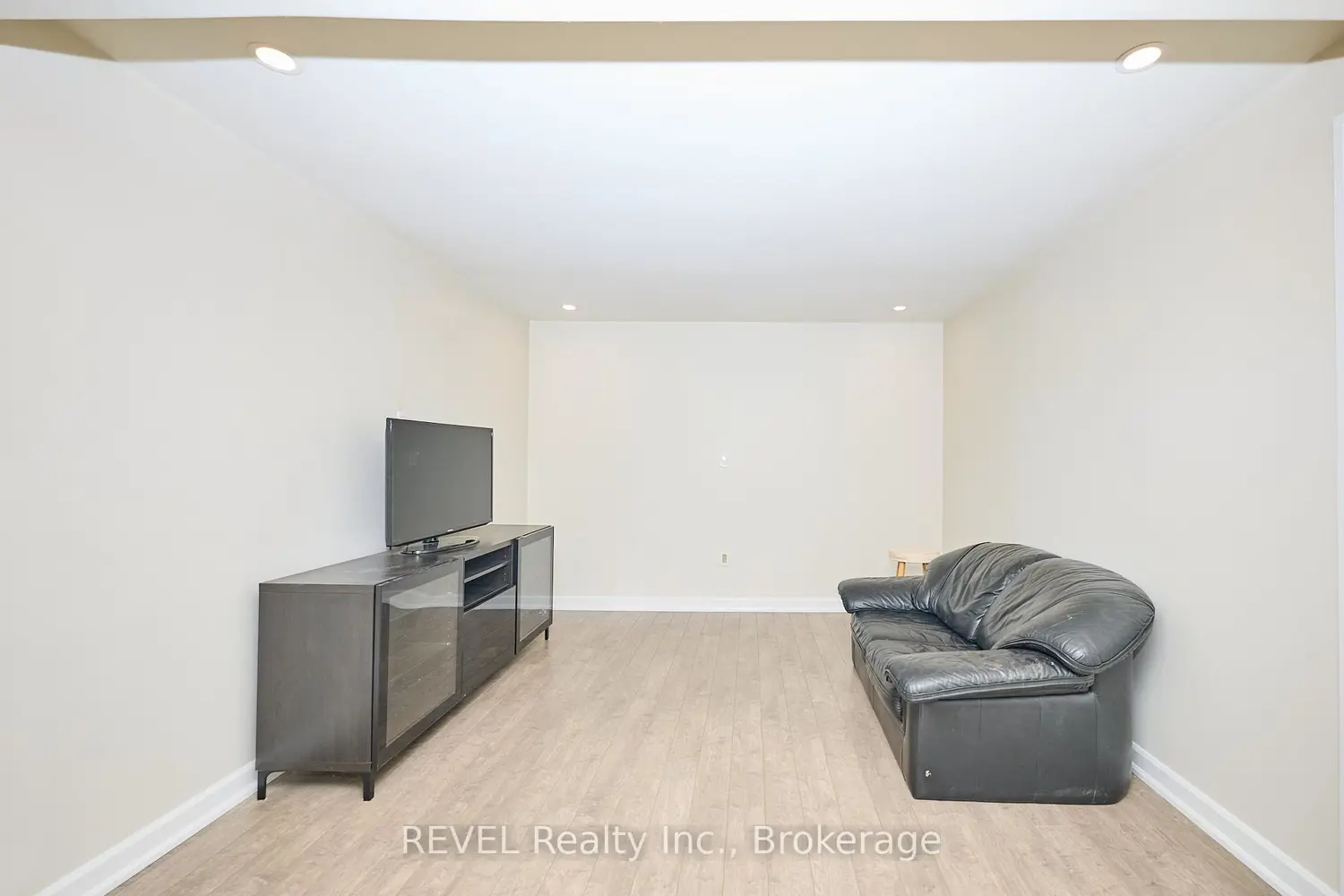 104 Tuliptree Road photo 2