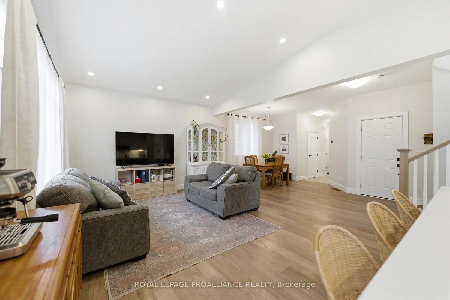 84 Potter Drive photo 5