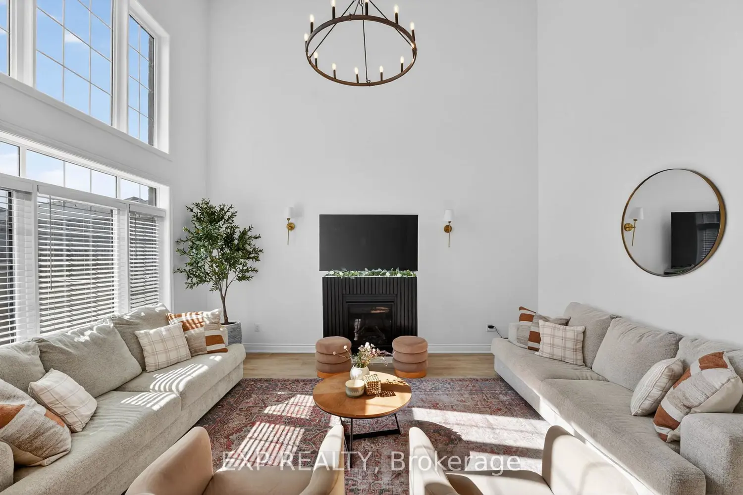 14 Venture Way photo 3