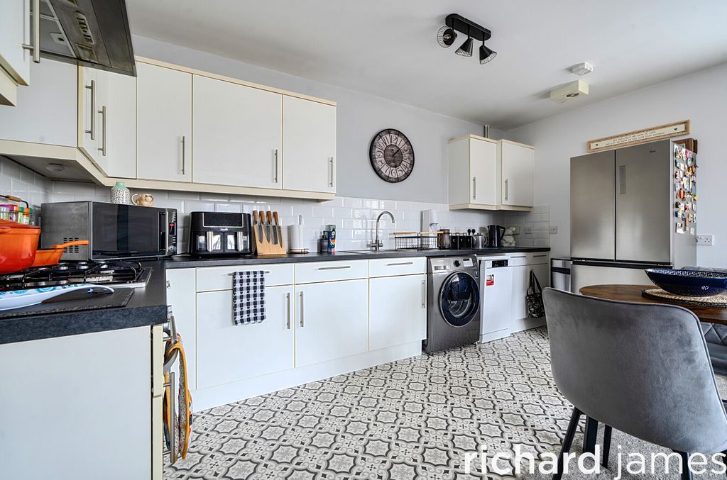Additional image 7 of 2 bed flat for saleTruscott Avenue, Redhouse, Redhouse SN25