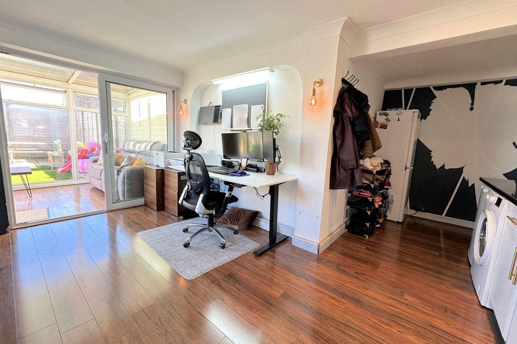 Additional image 5 of 4 bed maisonette for saleBayly Avenue, Portchester PO16
