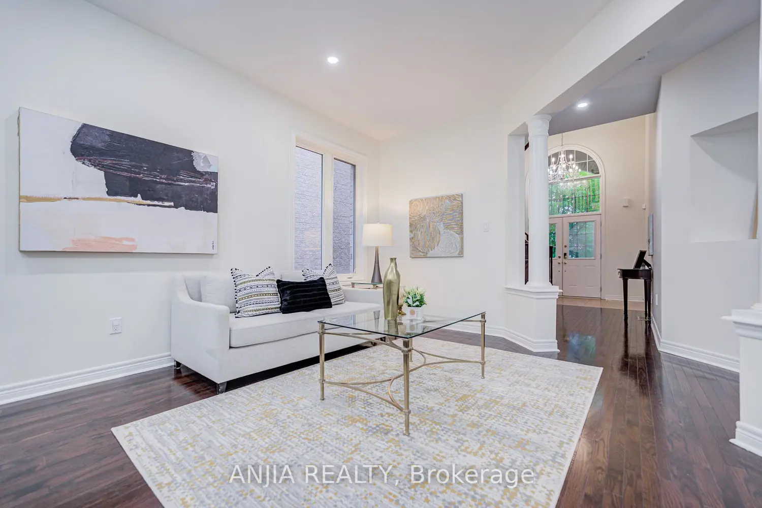 186 Ascalon Drive photo 3