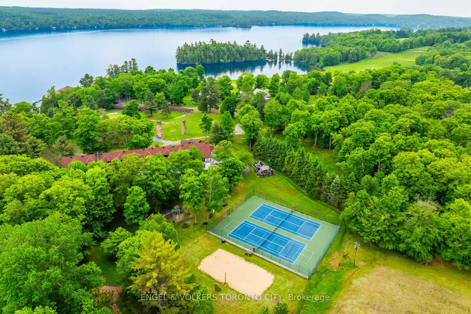 Additional image 3 of 12 Bigwin Island 319