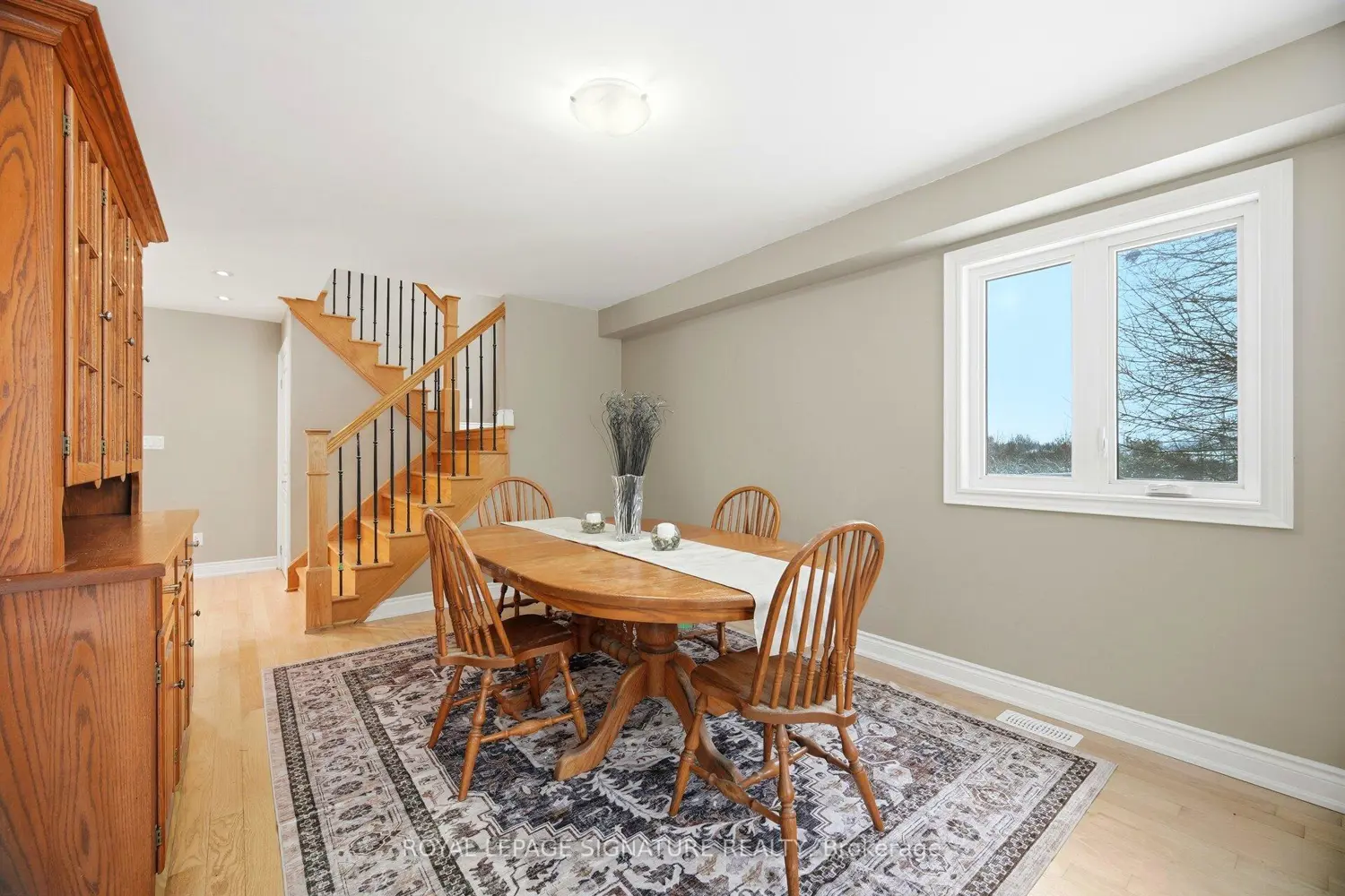 232167 Trafalgar Road photo 4