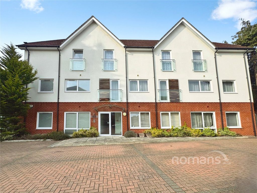 2 bed flat for saleSarah Way, Farnborough GU14