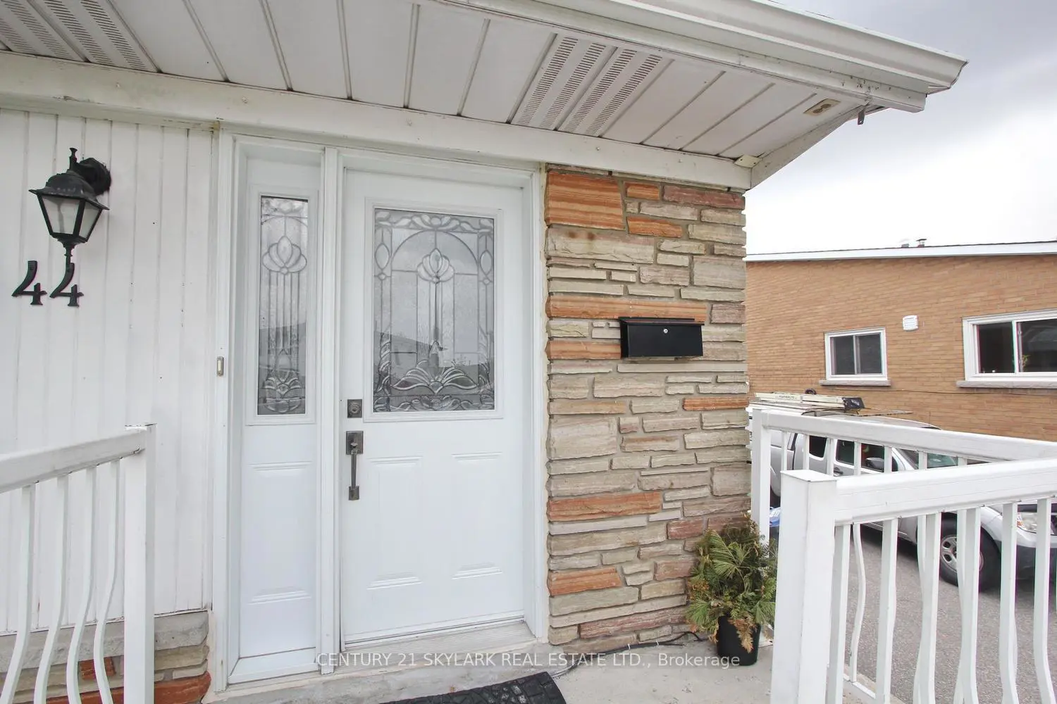 44 Sharon Court photo 3