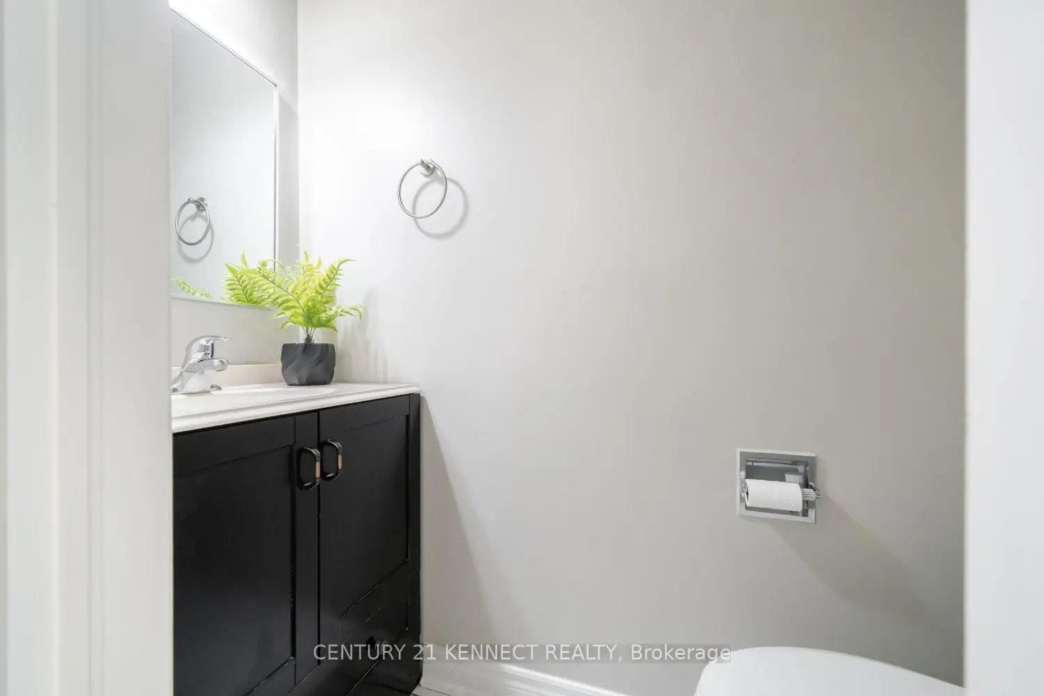 Additional image 9 of 805 Playter Crescent