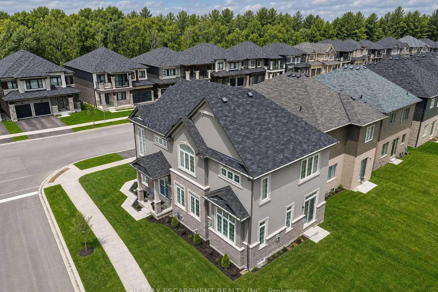 16 Stauffer Road photo 2