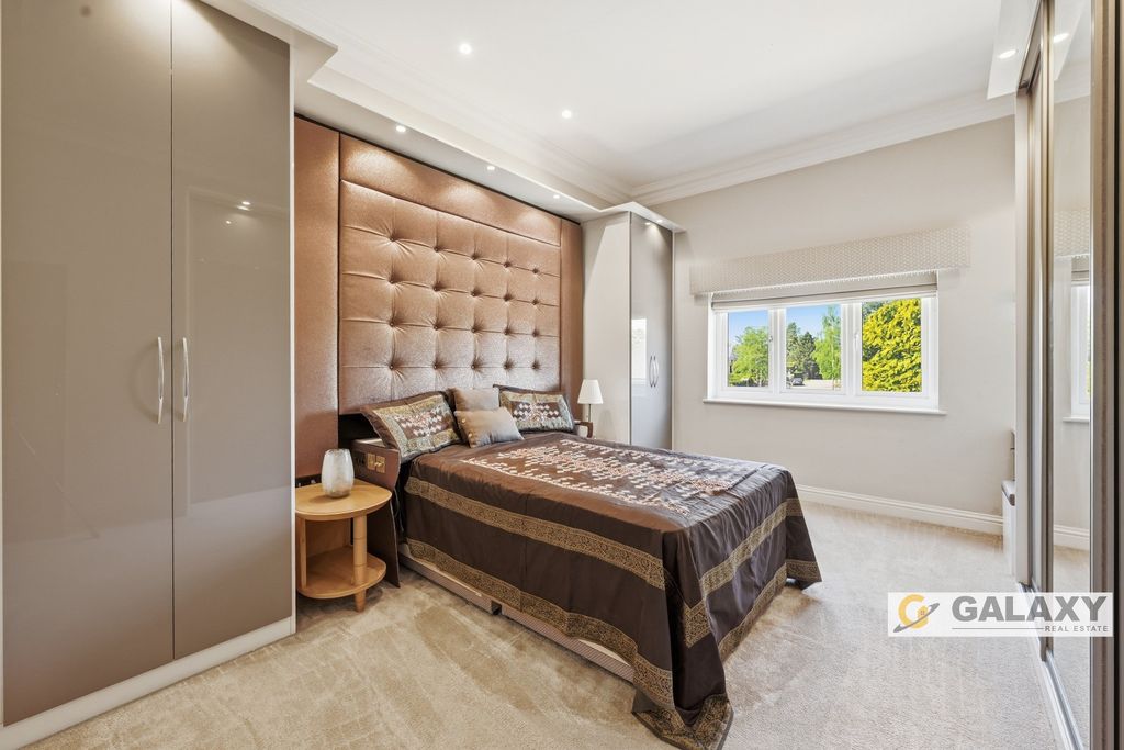 Additional image 15 of 7 bed detached house for saleCamp Road, Gerrards Cross SL9