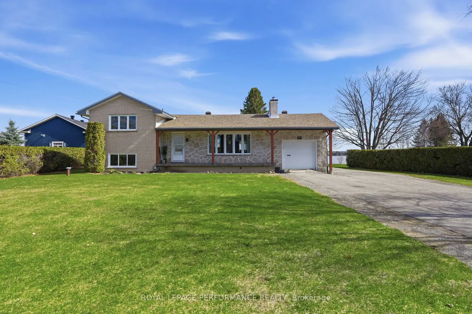 3595 Front Road