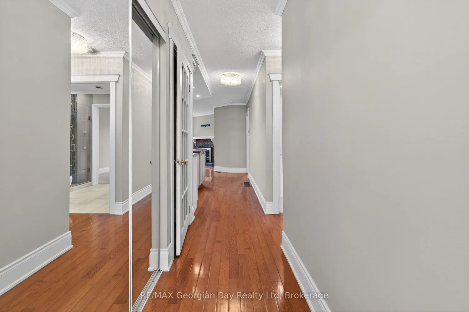 696 King Street 63 photo 2