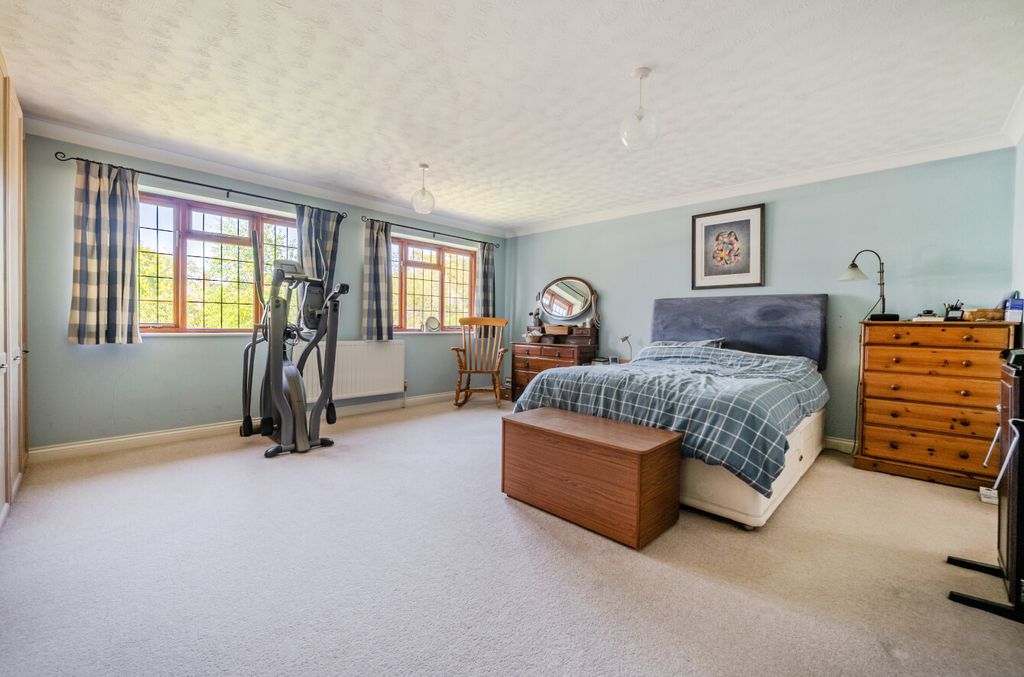 Additional image 17 of 4 bed detached house for saleSycamore Road, Farnborough, Hampshire GU14