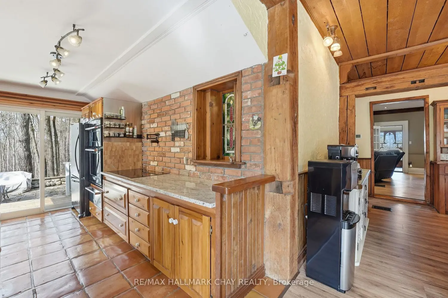 115 Doran Road photo 4
