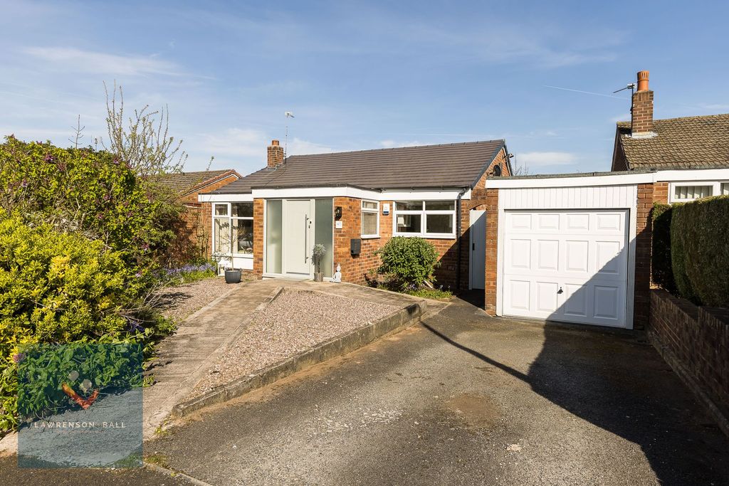 3 bed detached bungalow for saleThirlmere Close, Frodsham WA6