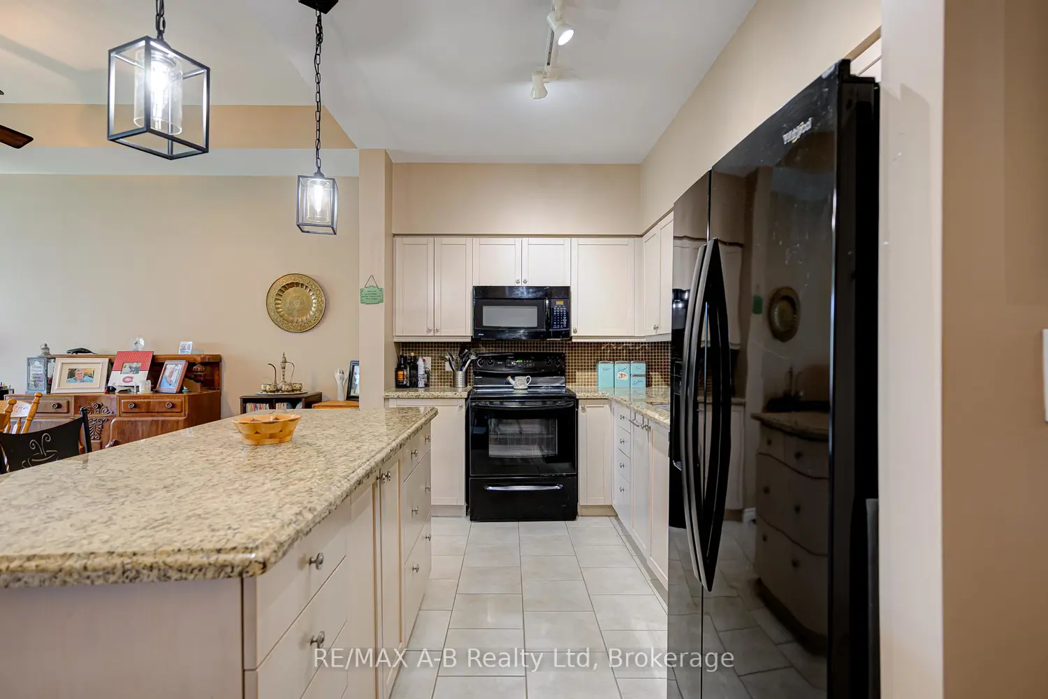 400 Romeo Street 101 photo 5