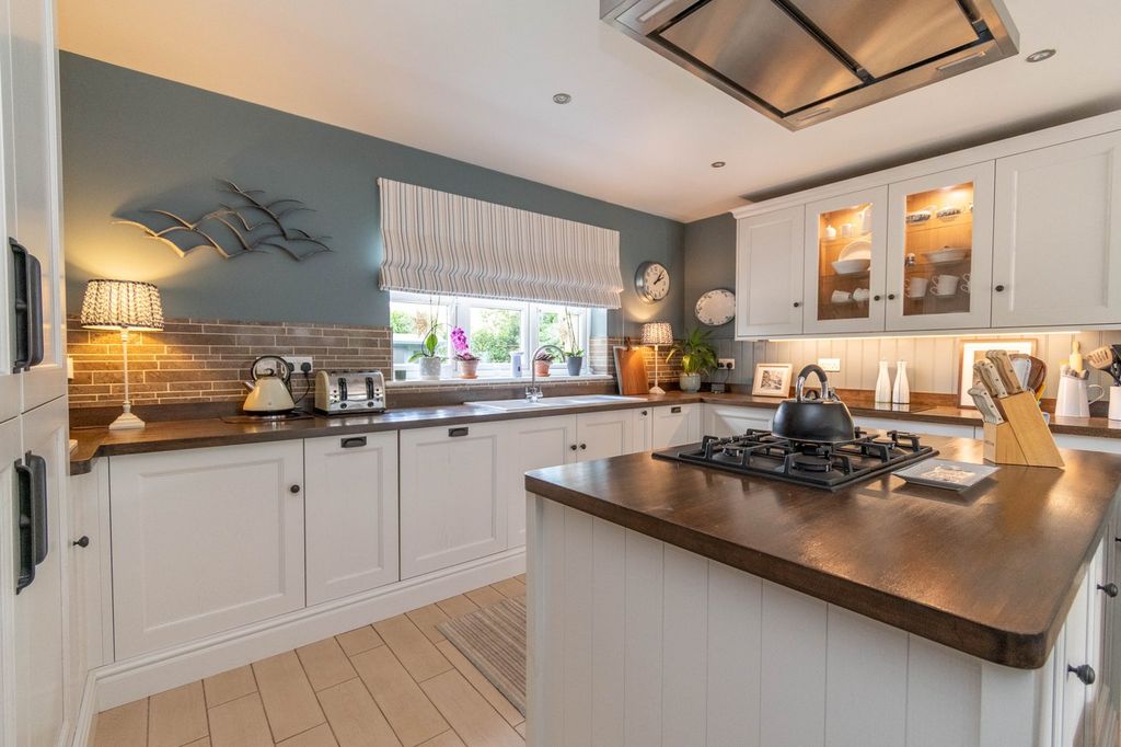 Additional image 5 of 4 bed detached house for saleThe Drift, Fakenham NR21