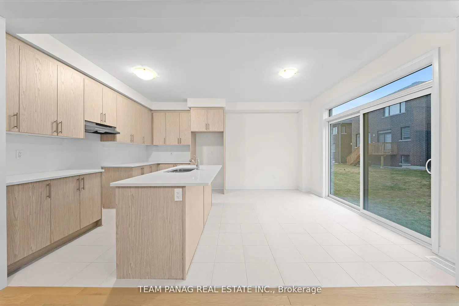 24 Tyler Avenue photo 5