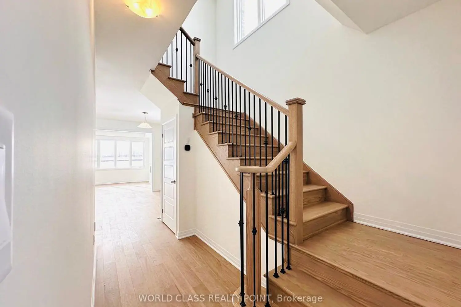 153 Wilmot Road photo 2