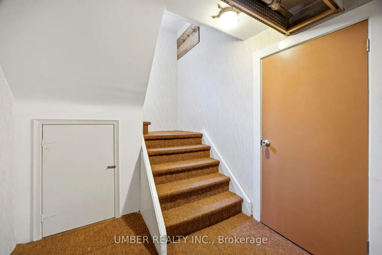 Additional image 9 of 558 Glencairn Avenue