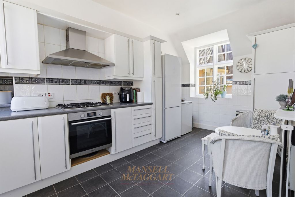 4 bed maisonette for saleAshdown Place, Forest Row RH18 photo 5