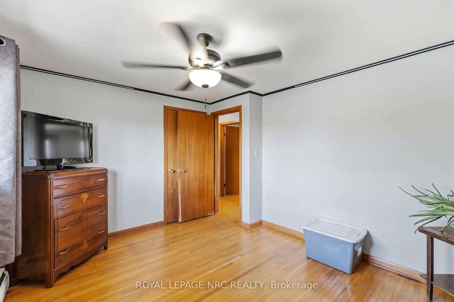 Additional image 6 of 4485 Queensway Crescent