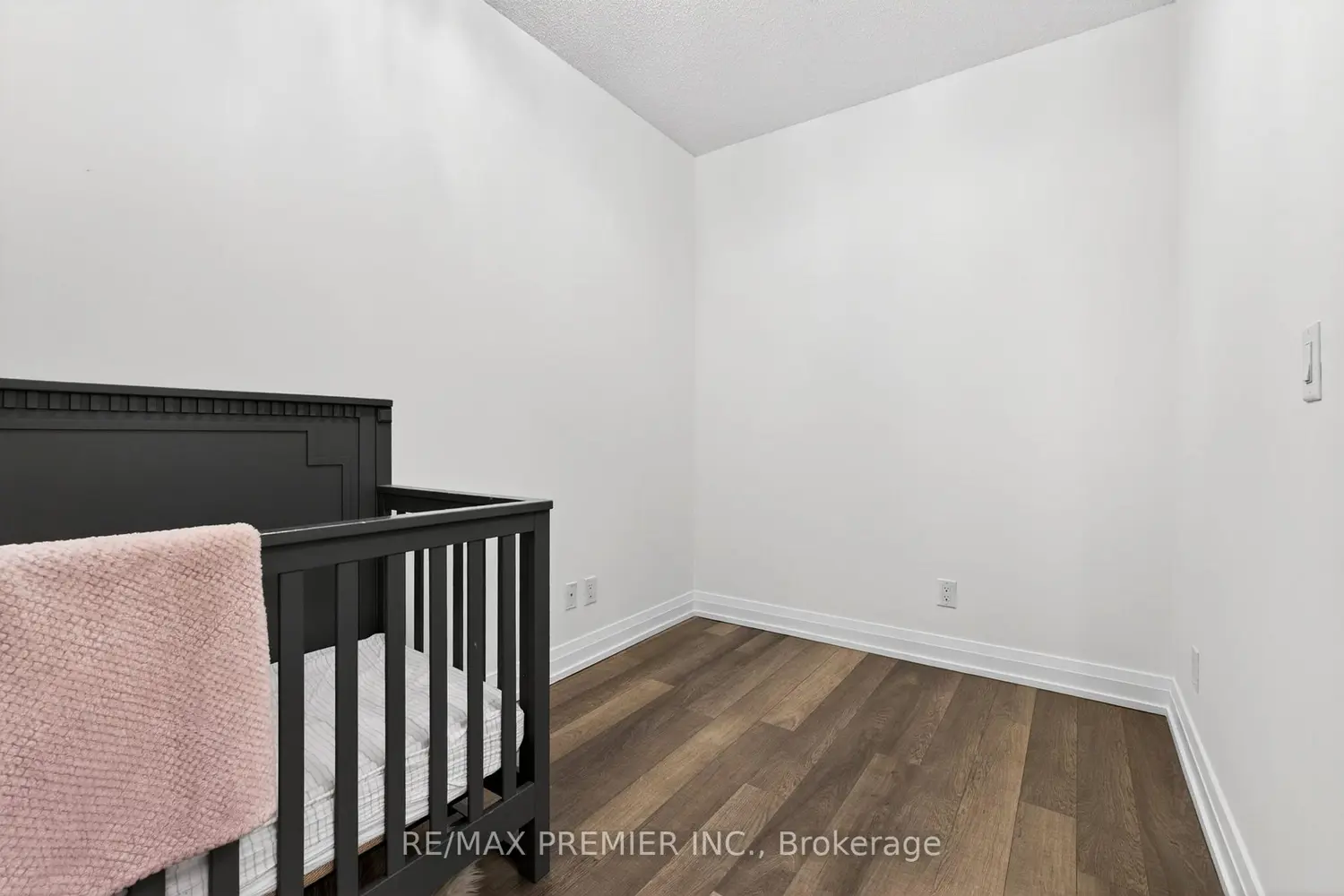 Additional image 8 of 7167 Yonge Street 608