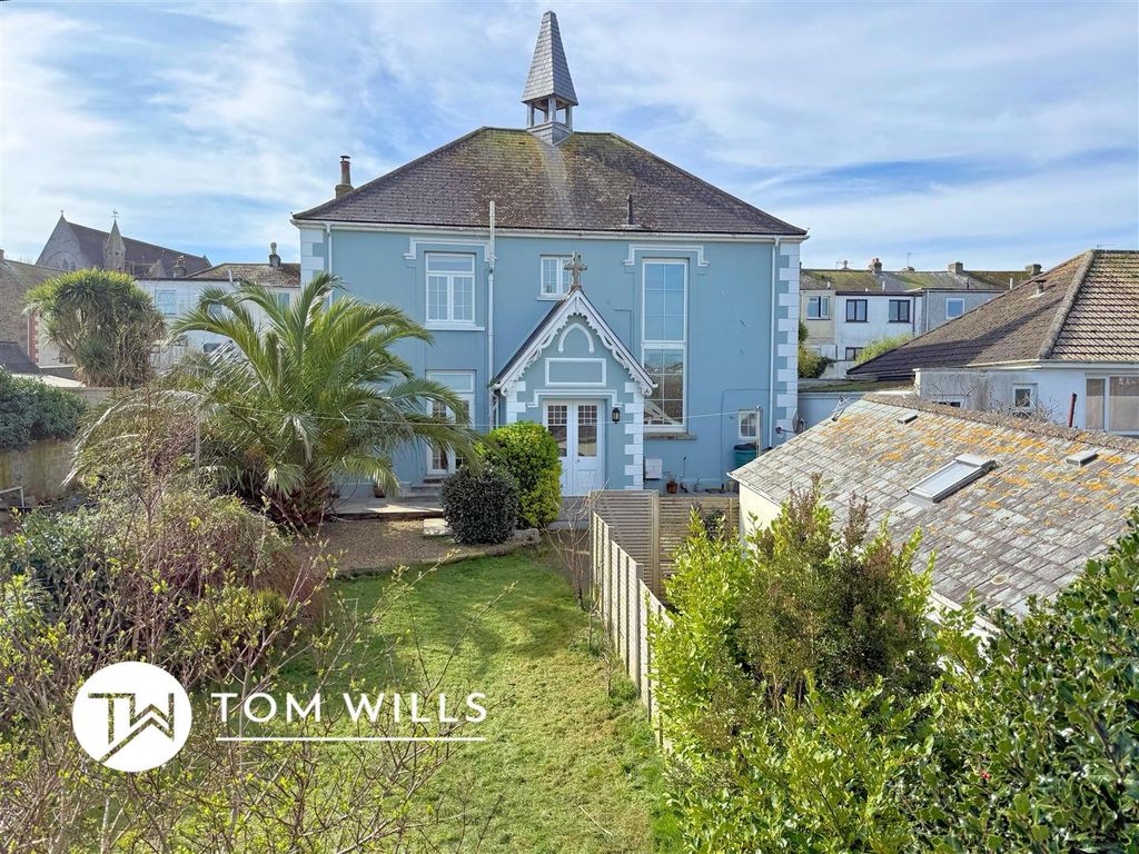 5 bed detached house for saleKimberley Place, Falmouth TR11
