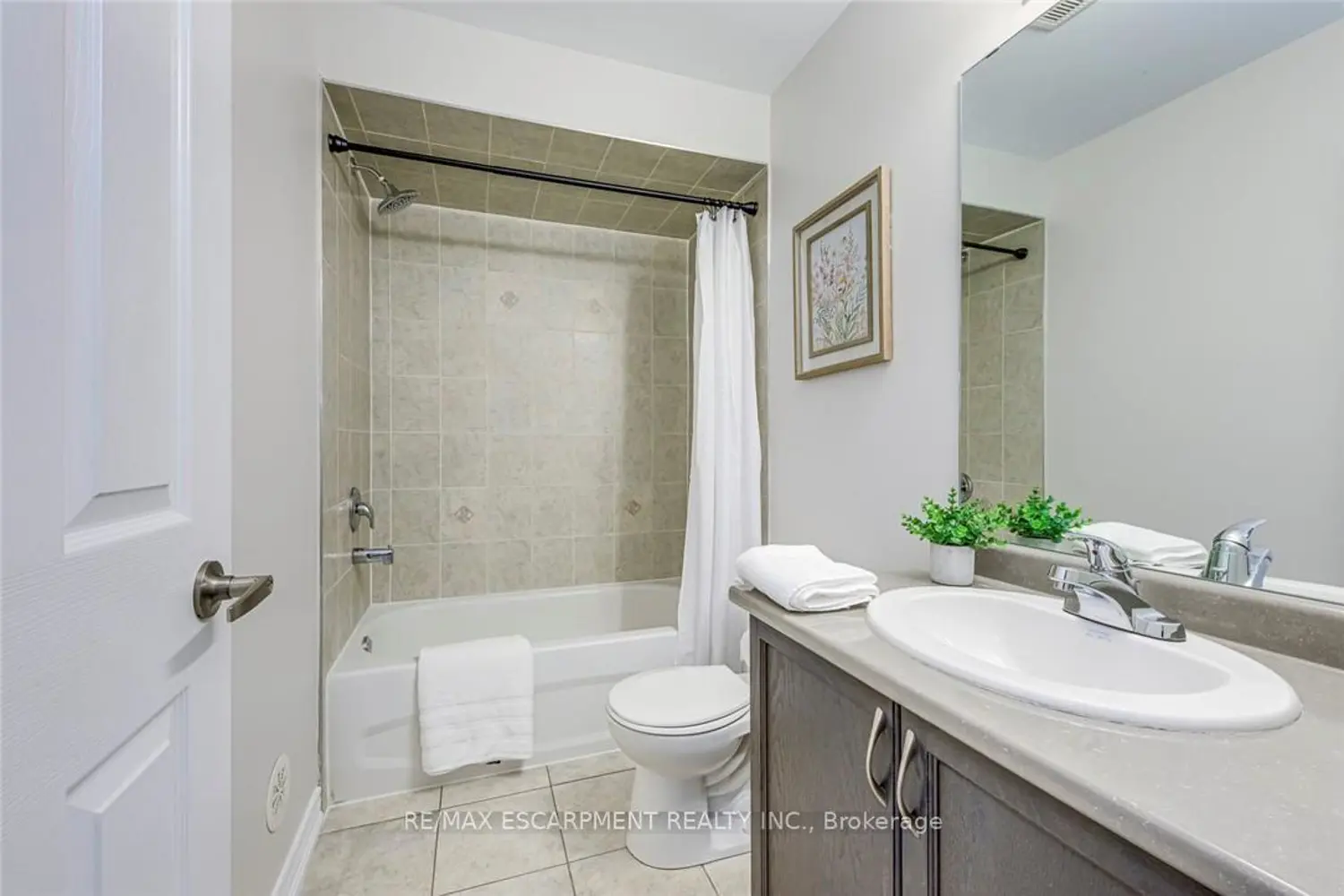 Additional image 17 of 2435 Greenwich Drive 74