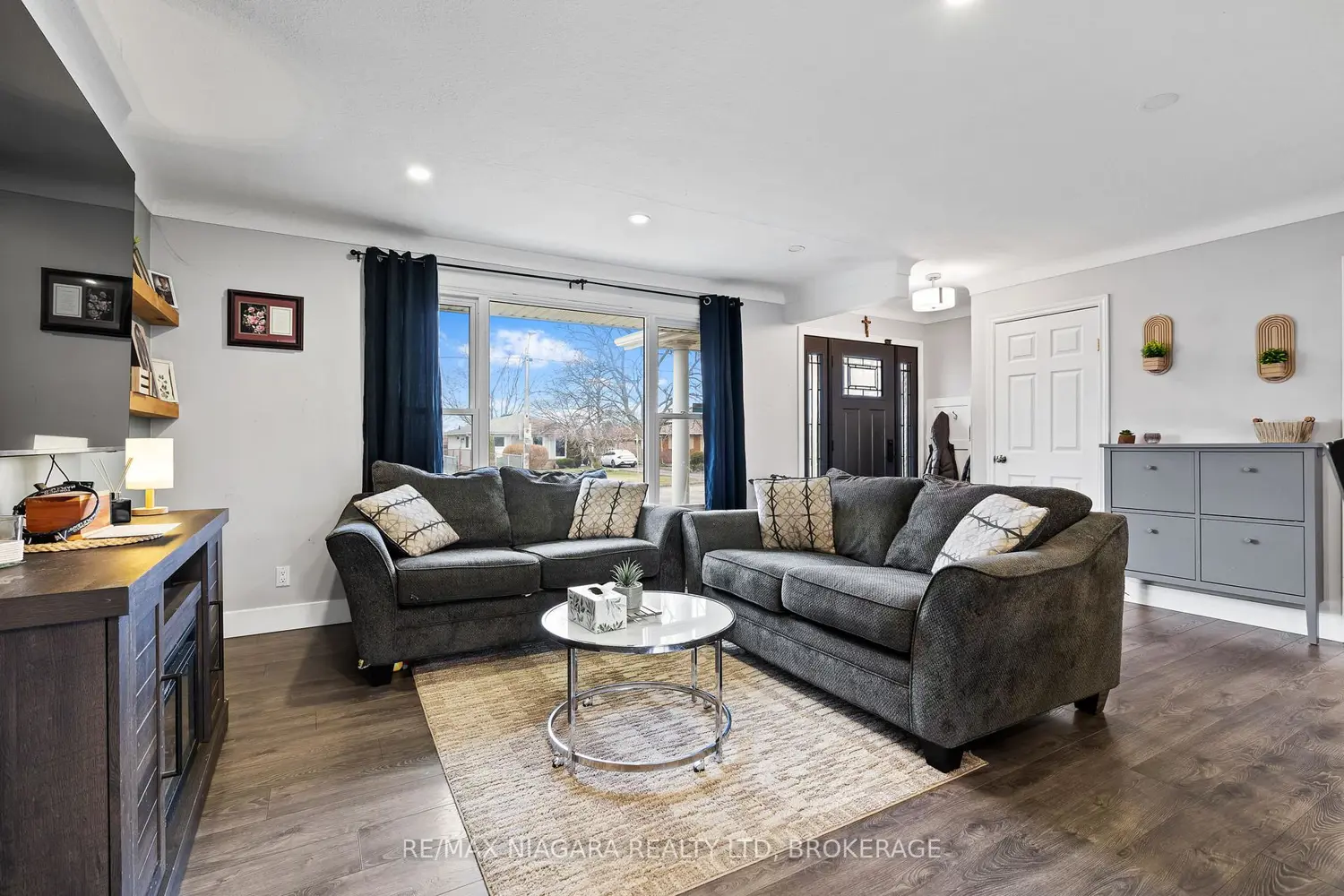 38 Acadia Crescent photo 5